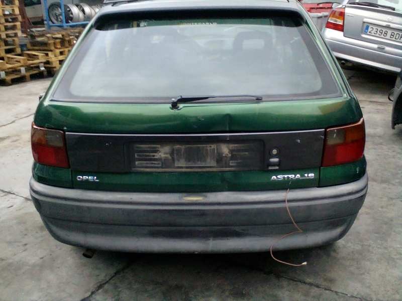opel astra f berlina del año 1997