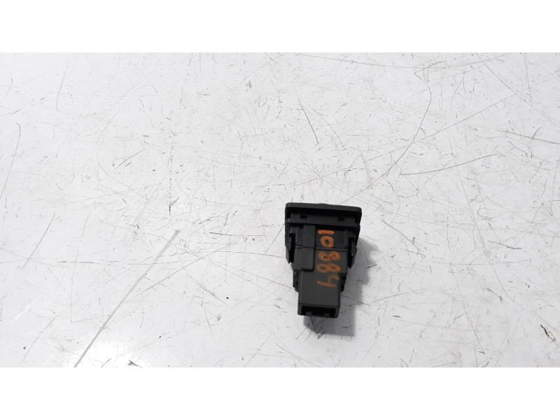 Recambio de interruptor para toyota yaris referencia OEM IAM 8415202080  