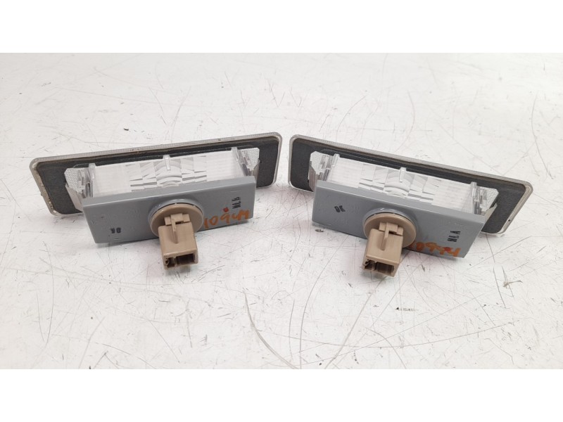Recambio de piloto matricula para hyundai tucson 1.6 cat referencia OEM IAM 925012G000 92501C1000 
