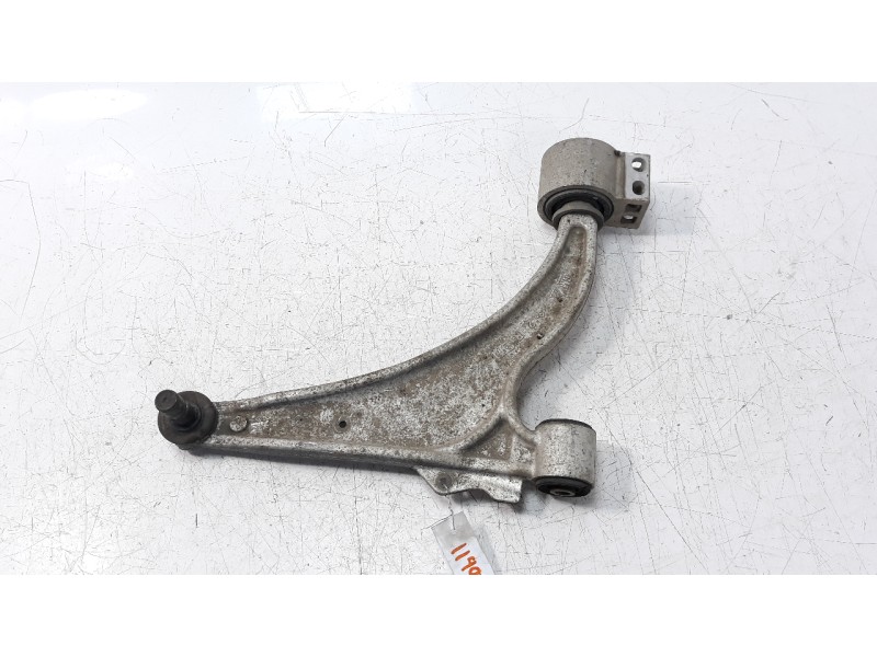 Recambio de brazo suspension inferior delantero derecho para opel astra j lim. 1.6 cdti dpf referencia OEM IAM 13401130  ZWDPL01