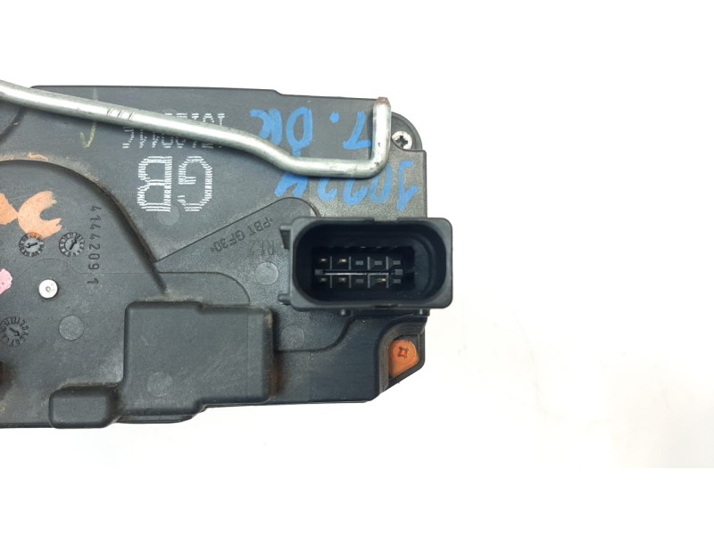 Recambio de cerradura puerta trasera derecha para opel astra h ber. 1.7 16v cdti referencia OEM IAM 13210739  