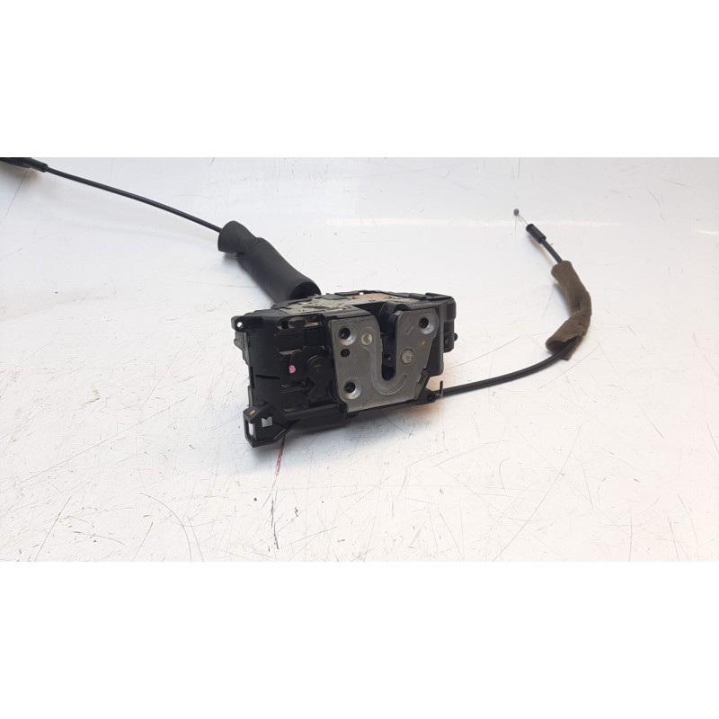 Recambio de cerradura puerta trasera derecha para renault megane iii berlina 5 p 1.5 dci diesel fap referencia OEM IAM 825020025