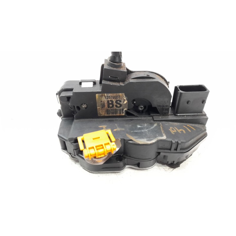 Recambio de cerradura puerta trasera izquierda para opel astra j lim. 1.6 cdti dpf referencia OEM IAM 13579557  