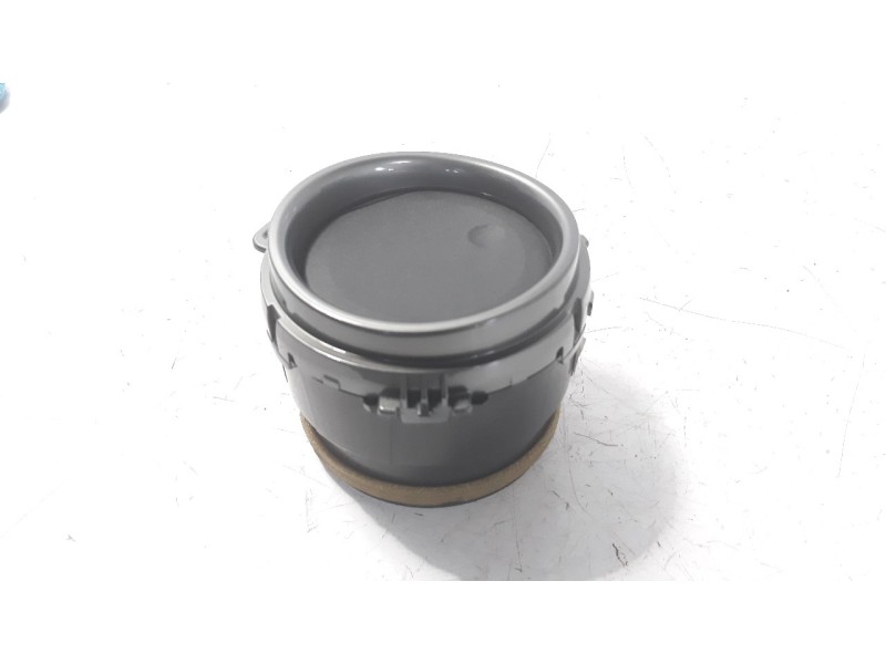Recambio de rejilla aireadora para toyota yaris referencia OEM IAM 556800D020C8  
