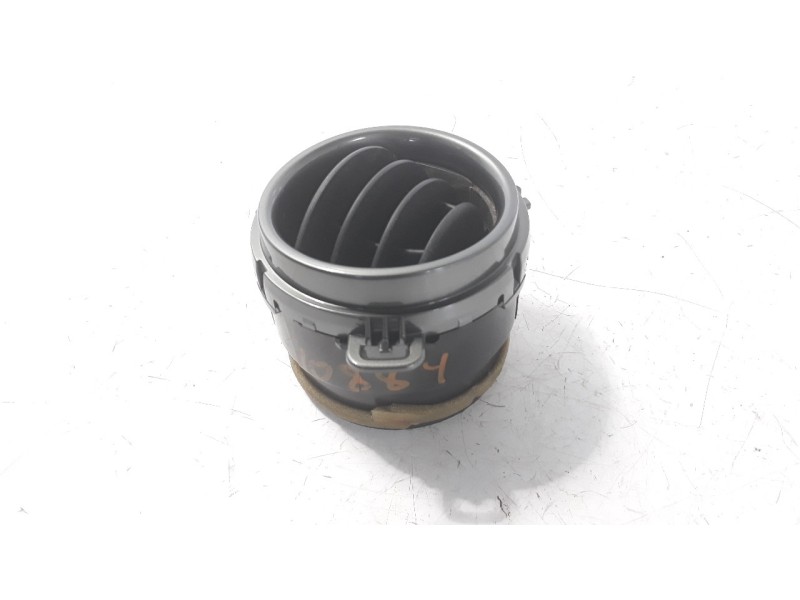 Recambio de rejilla aireadora para toyota yaris referencia OEM IAM 556800D020C8  