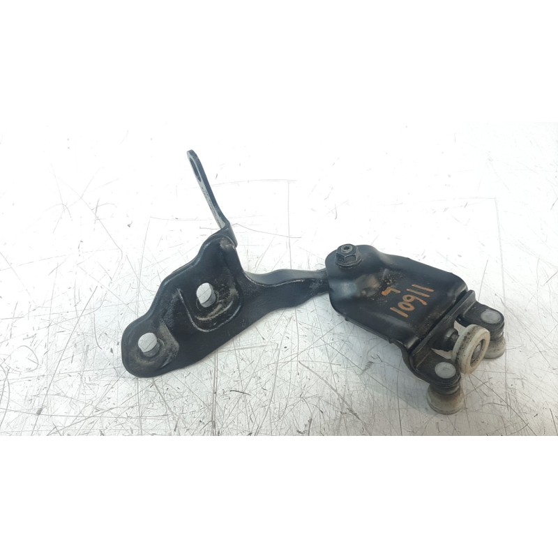 Recambio de soporte / guia puerta corredera para ford transit custom kasten 2.2 tdci cat referencia OEM IAM BK21V25028AD  