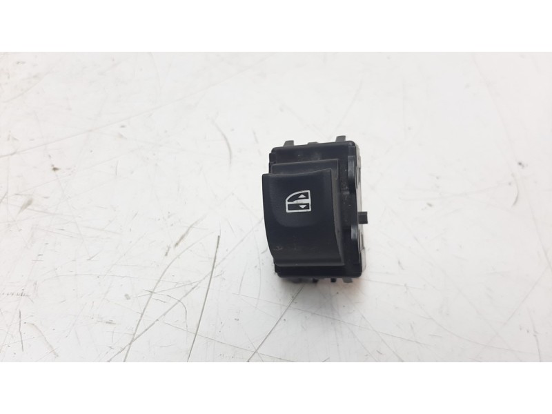 Recambio de mando elevalunas delantero derecho para renault megane iii berlina 5 p 1.5 dci diesel fap referencia OEM IAM 8096000