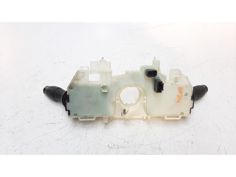 Recambio de mando multifuncion para renault megane iii berlina 5 p 1.5 dci diesel fap referencia OEM IAM 255670019R  