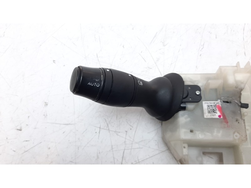 Recambio de mando multifuncion para renault megane iii berlina 5 p 1.5 dci diesel fap referencia OEM IAM 255670019R  
