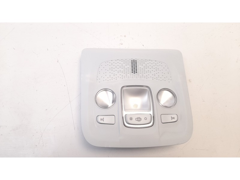 Recambio de luz interior para peugeot 208 1.6 16v hdi fap referencia OEM IAM 9673810977  