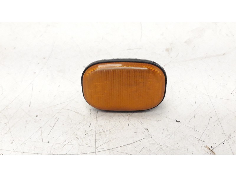 Recambio de piloto lateral derecho para toyota rav 4 (a2) 1.8 16v cat referencia OEM IAM 8173017051  