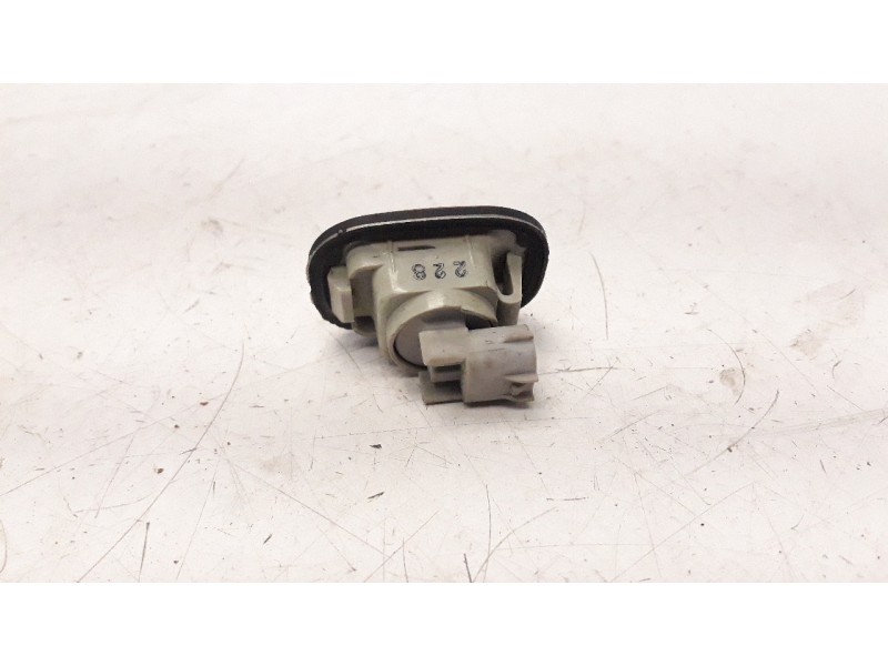 Recambio de piloto lateral derecho para toyota rav 4 (a2) 1.8 16v cat referencia OEM IAM 8173017051  