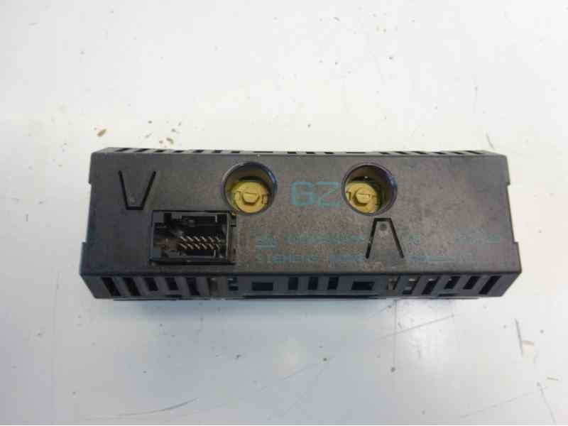 Recambio de pantalla multifuncion para opel meriva cosmo referencia OEM IAM 009164455 5WK70005 