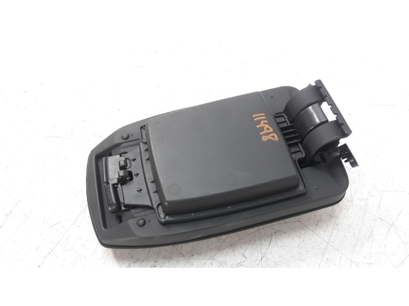 Recambio de apoyabrazos central para toyota auris 1.4 turbodiesel cat referencia OEM IAM 5890502880C2  