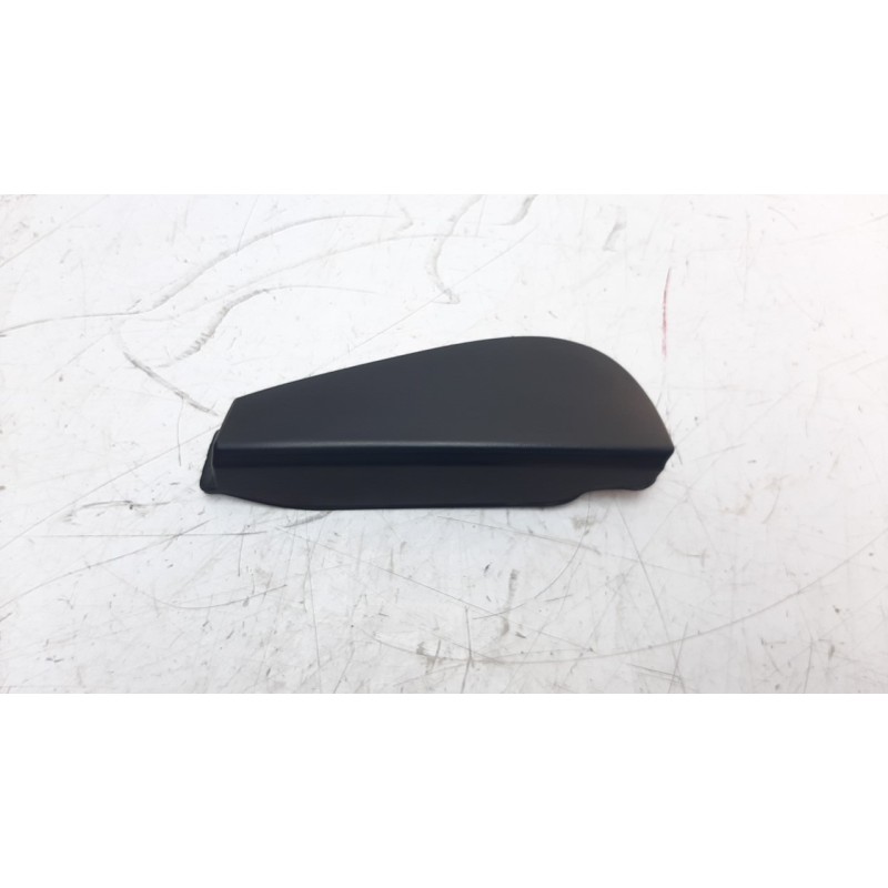 Recambio de moldura para renault megane iii berlina 5 p 1.5 dci diesel fap referencia OEM IAM 833300006R  