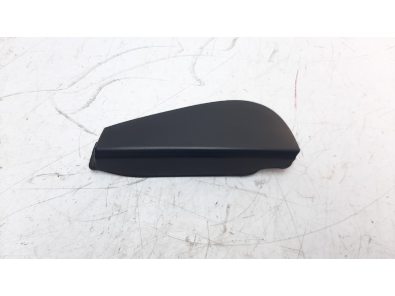 Recambio de moldura para renault megane iii berlina 5 p 1.5 dci diesel fap referencia OEM IAM 833300006R  