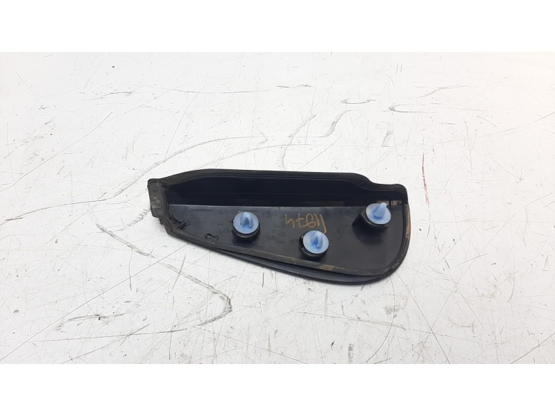 Recambio de moldura para renault megane iii berlina 5 p 1.5 dci diesel fap referencia OEM IAM 833300006R  