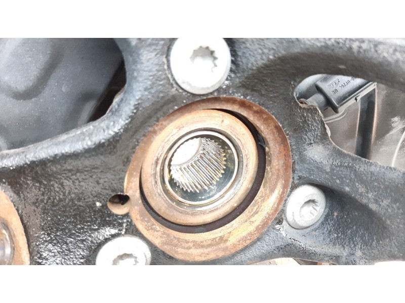 Recambio de mangueta delantera izquierda para volkswagen golf vii lim. (bq1) 1.6 tdi referencia OEM IAM 5Q0407255R  