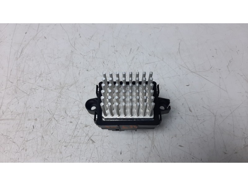 Recambio de resistencia calefaccion para opel astra j lim. 1.6 cdti dpf referencia OEM IAM 13598091  