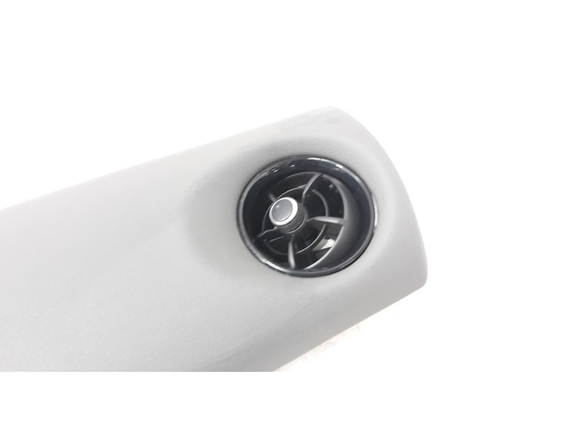 Recambio de moldura para toyota yaris referencia OEM IAM 554700D090  