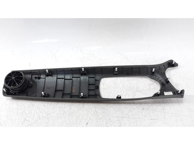 Recambio de moldura para toyota yaris referencia OEM IAM 554700D090  