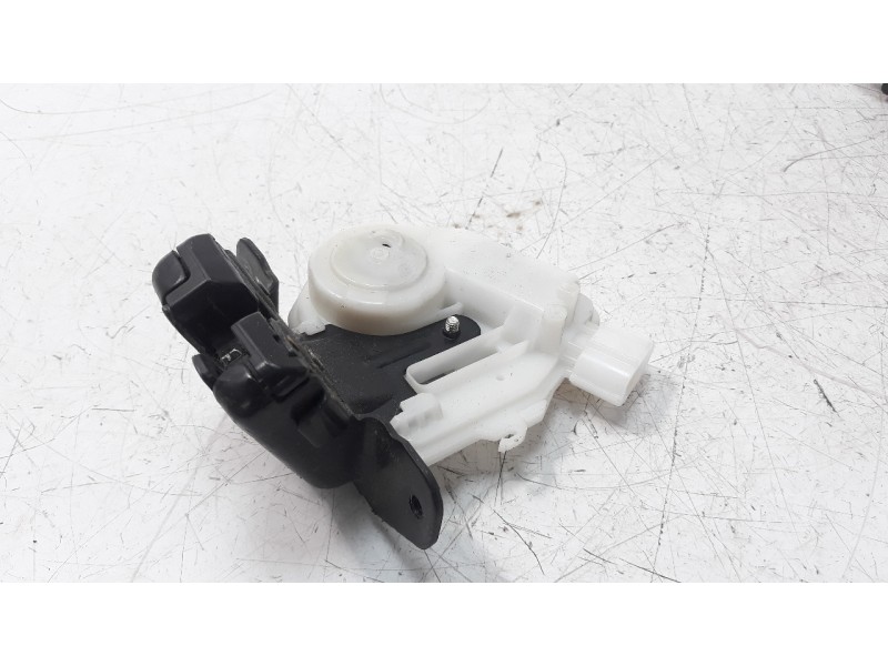 Recambio de cerradura maletero / porton para toyota auris 1.4 turbodiesel cat referencia OEM IAM 6935002090  