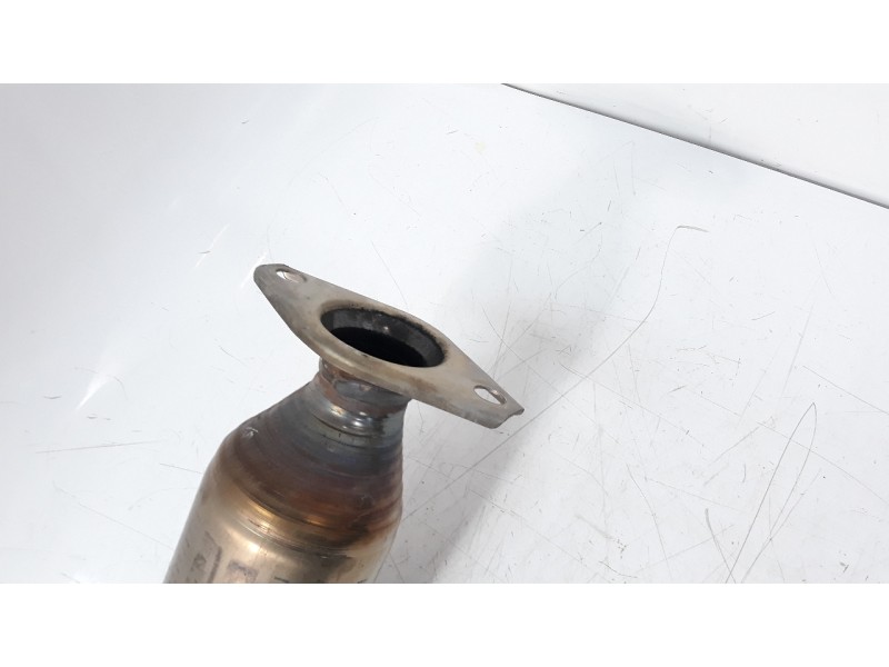 Recambio de catalizador para toyota yaris referencia OEM IAM 30M08  