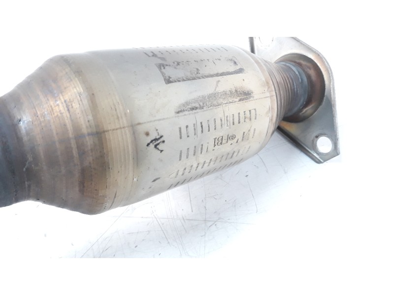 Recambio de catalizador para toyota yaris referencia OEM IAM 30M08  