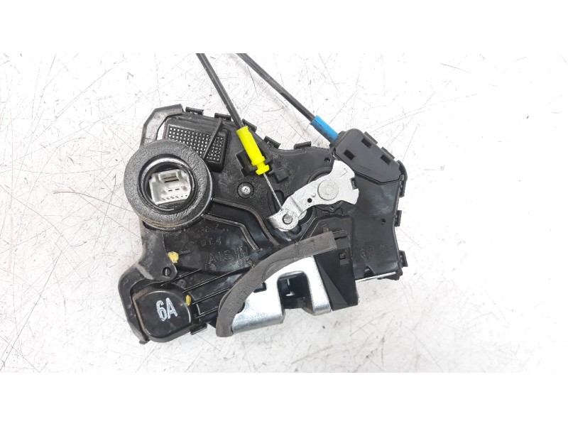 Recambio de cerradura puerta delantera izquierda para toyota auris 1.4 turbodiesel cat referencia OEM IAM 6904002211  