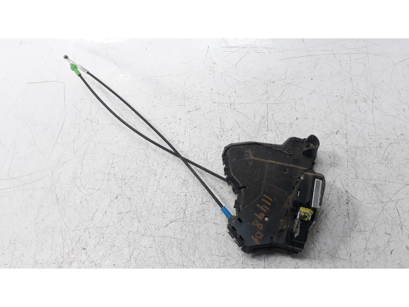 Recambio de cerradura puerta delantera izquierda para toyota auris 1.4 turbodiesel cat referencia OEM IAM 6904002211  