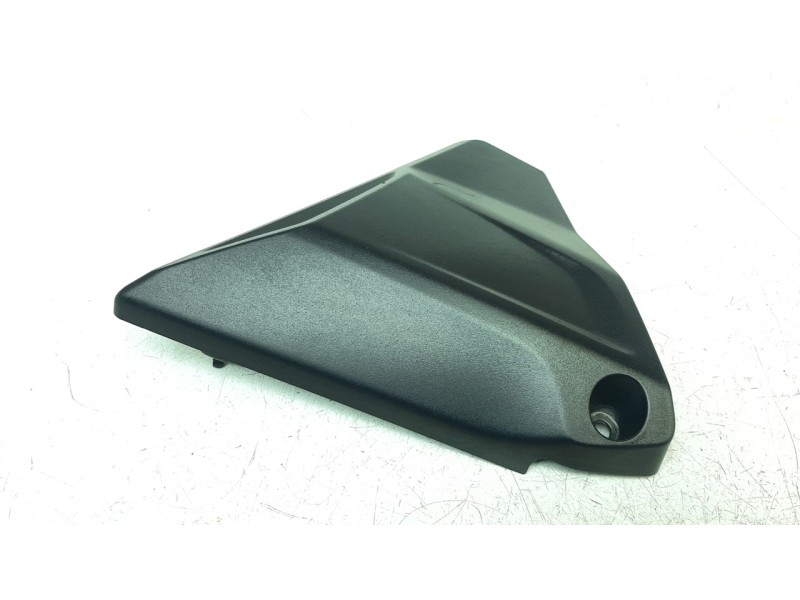 Recambio de moldura para bmw r 1200 r r 1200 r referencia OEM IAM 46638523156  
