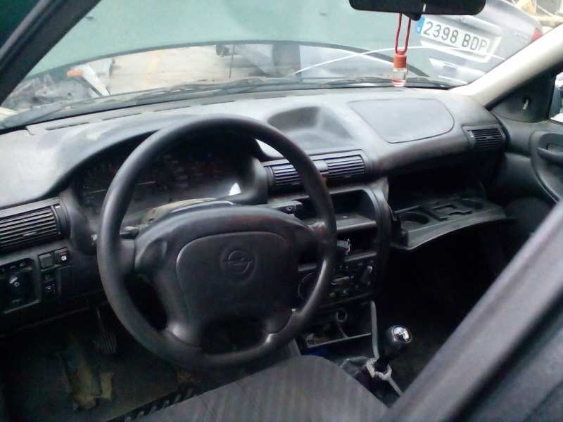 opel astra f berlina del año 1997