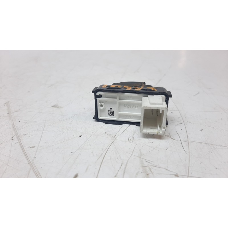 Recambio de mando elevalunas trasero derecho para citroen c4 grand picasso 1.5 blue-hdi fap referencia OEM IAM 96762292ZD IAF240