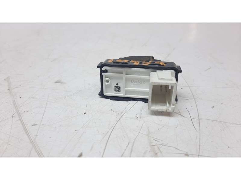 Recambio de mando elevalunas trasero derecho para citroen c4 grand picasso 1.5 blue-hdi fap referencia OEM IAM 96762292ZD IAF240
