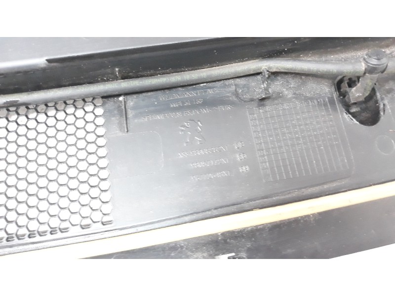 Recambio de torpedo para peugeot 308 referencia OEM IAM 98057172XT  