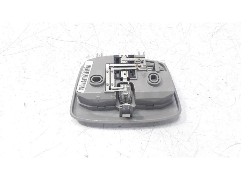 Recambio de luz interior para ssangyong tivoli 1.6 turbodiesel cat referencia OEM IAM 8372034000  