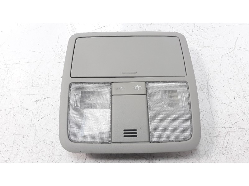 Recambio de luz interior para toyota auris 1.4 turbodiesel cat referencia OEM IAM 8126002460B0  