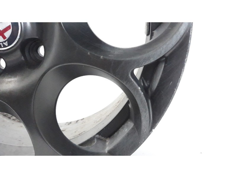 Recambio de llanta para alfa romeo giulia (952) 2.2 jtdm cat referencia OEM IAM 17PULGADAS  