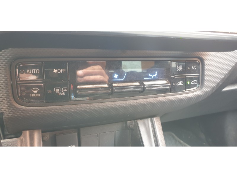 Recambio de mando climatizador para toyota auris 1.4 turbodiesel cat referencia OEM IAM 5590002820  