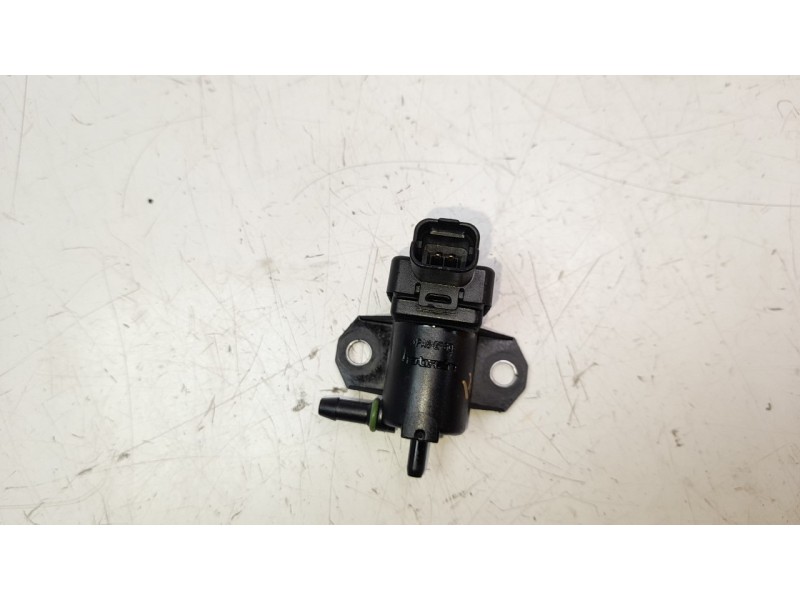 Recambio de valvula aire adicional para volvo v40 1.6 diesel cat referencia OEM IAM 9688124580  