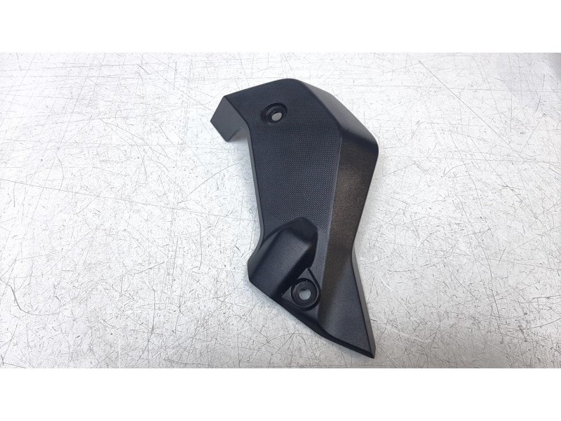 Recambio de moldura para bmw r 1200 r r 1200 r referencia OEM IAM 46638534268  
