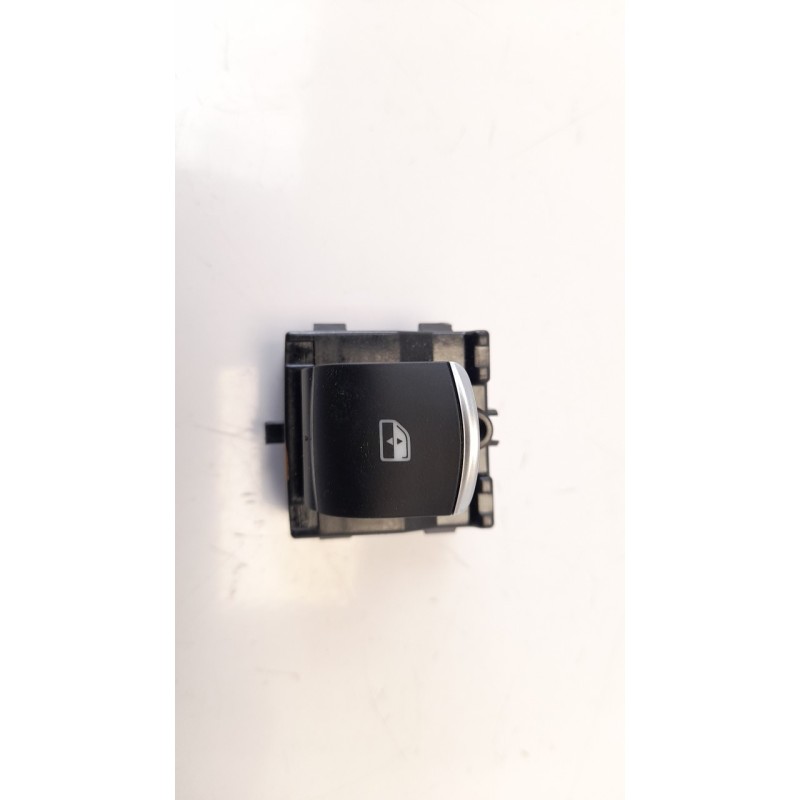 Recambio de mando elevalunas trasero derecho para alfa romeo giulia (952) 2.2 jtdm cat referencia OEM IAM 1561075620  