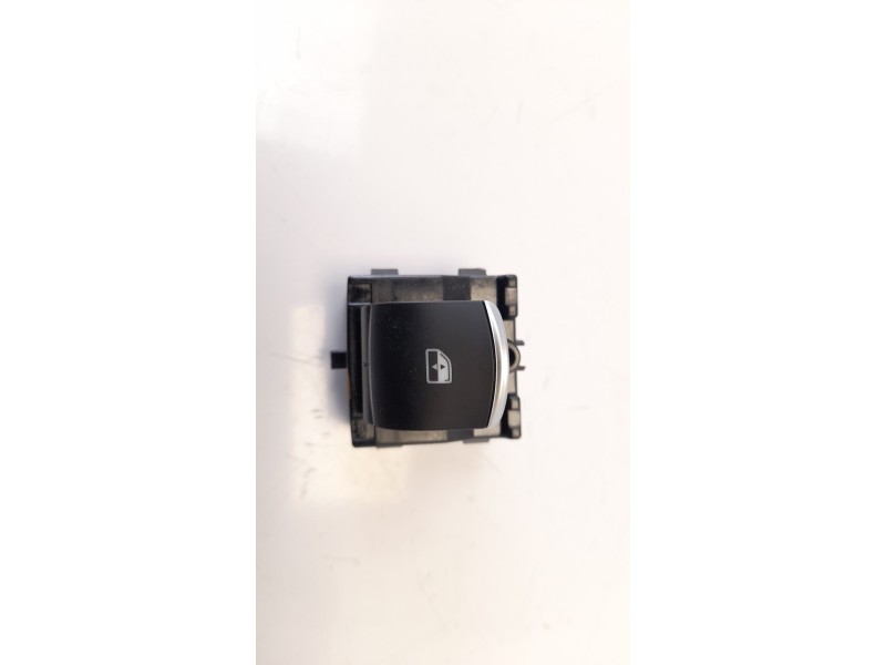 Recambio de mando elevalunas trasero derecho para alfa romeo giulia (952) 2.2 jtdm cat referencia OEM IAM 1561075620  