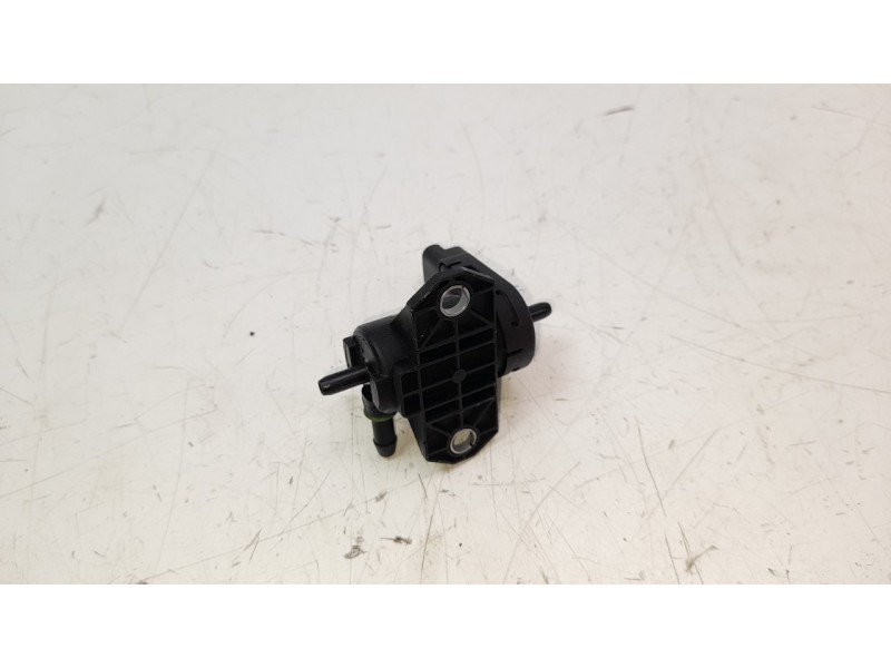 Recambio de valvula aire adicional para volvo v40 1.6 diesel cat referencia OEM IAM 9688124580  
