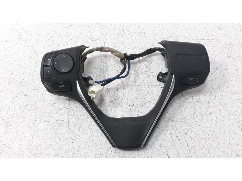 Recambio de mando volante para toyota auris 1.4 turbodiesel cat referencia OEM IAM 8424712041  