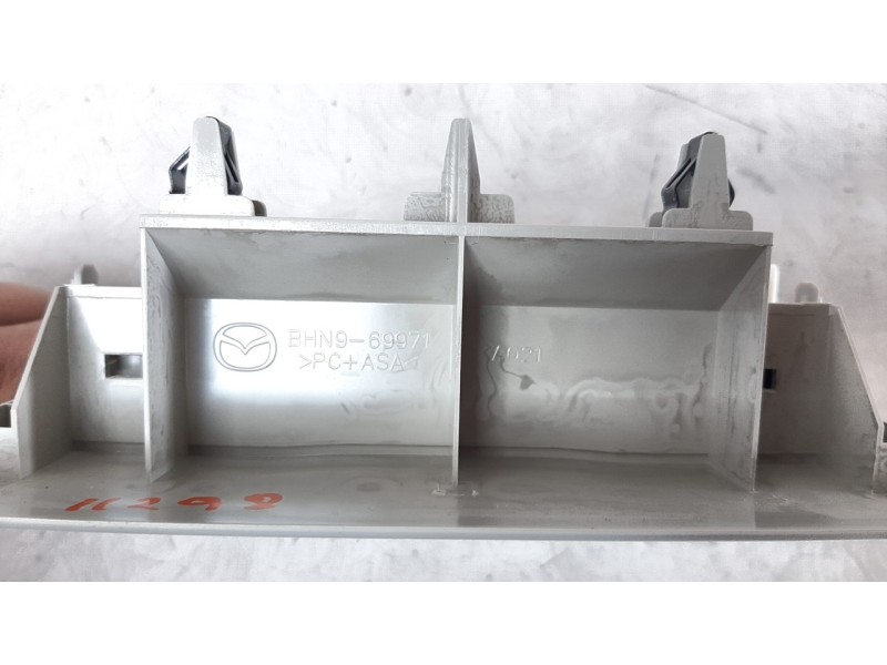 Recambio de luz interior para mazda 2 lim. () 1.5 16v cat referencia OEM IAM BHN969971  