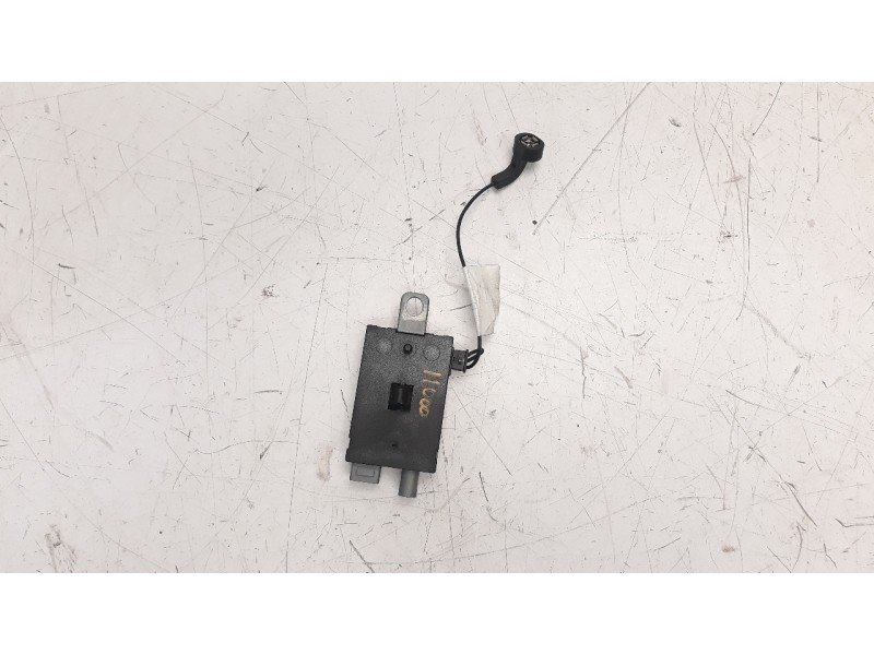 Recambio de antena para jaguar xf 3.0 v6 diesel cat referencia OEM IAM CX2318C847BA  