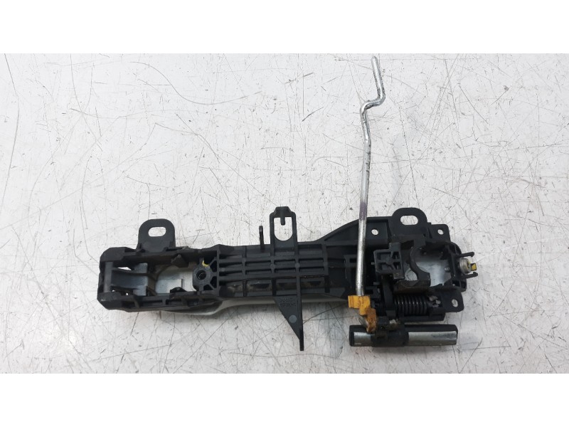 Recambio de maneta exterior delantera izquierda para toyota auris 1.4 turbodiesel cat referencia OEM IAM 6921102924  