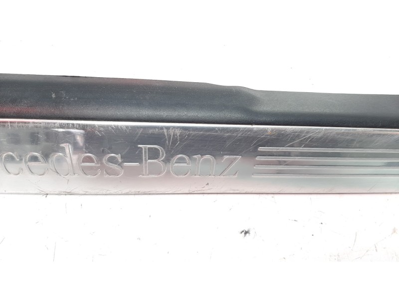 Recambio de moldura para mercedes-benz clase s (w221) berlina 4.0 cdi referencia OEM IAM A2216800235  