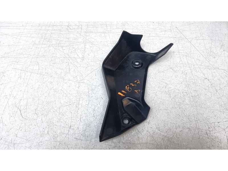 Recambio de moldura para bmw r 1200 r r 1200 r referencia OEM IAM 46638534268  